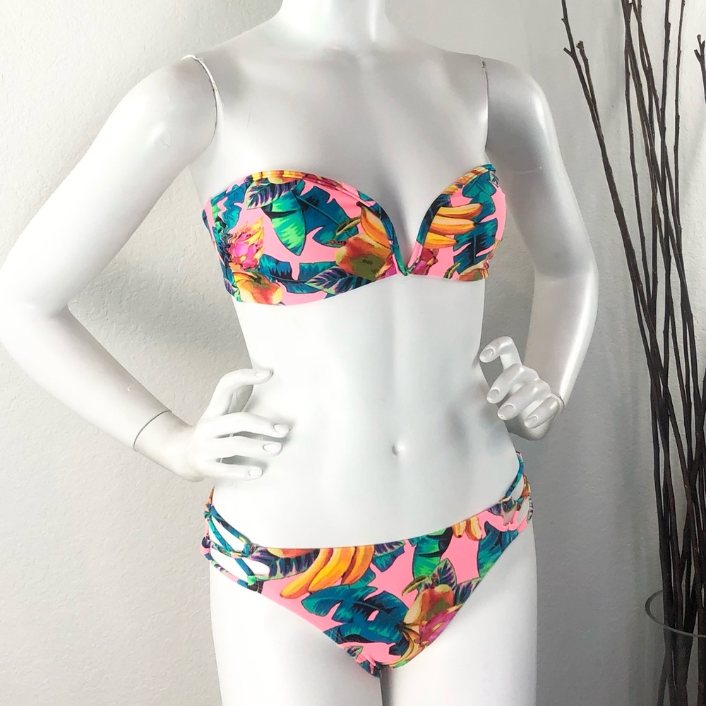 Gianni Bini | "Tutti Fruit" Ban Twist Side Bikini